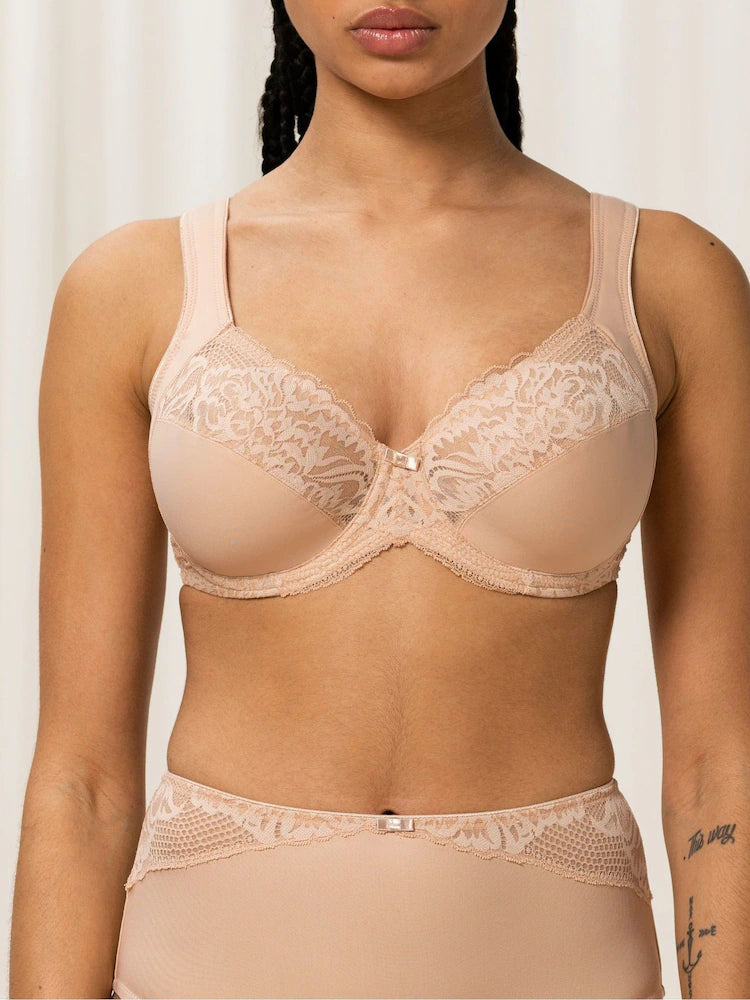 Triumph Nude Lace Underwired Bra non -padded